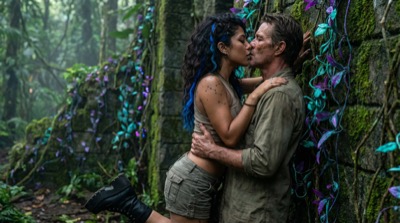 Solana en las ruinas de la selva