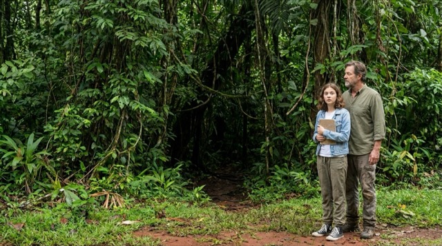 Sophie Richter in Panama — ein 16:9-Charakterbild der Berliner Teenagerin im warmen tropischen Licht ihres Besuchs.